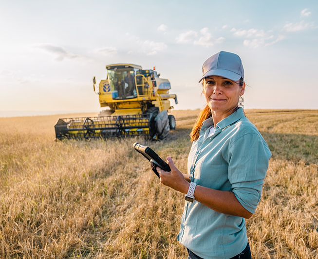 female-soybean-farmer-02